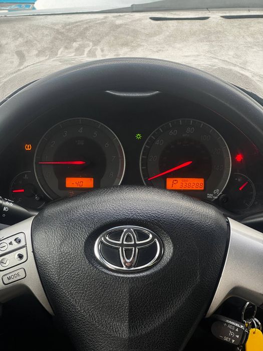 Toyota corolla машина