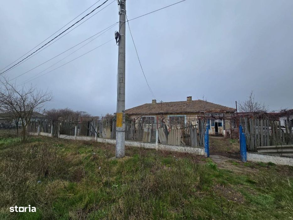 Vand casa in sat Potarnichea