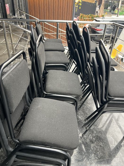 Офисные стулья в отличном состоянии