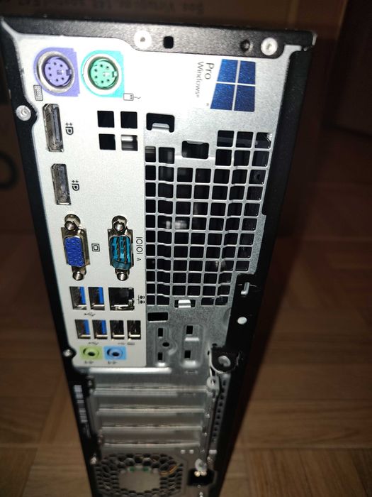 Calculator desktop AMD PRO A10-8770 3.5Ghz , 4Gb ddr4 , radeon R7 , ssd  250 Gb