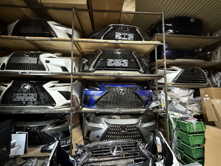 Бампер в сборе на Lexus RX   23-25 оригинал