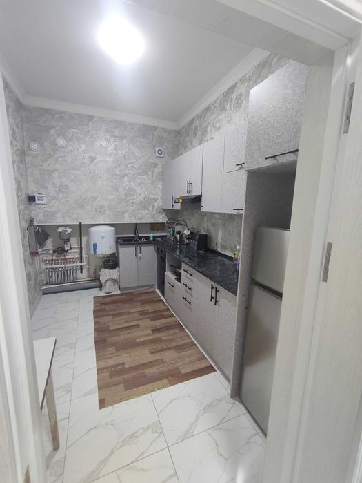 М.Азизов кучаси 2-уй Г блок -1-каватда 100 кв уй (жихозларсиз)