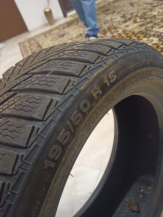 195 / 50 / 15 зимна Continental