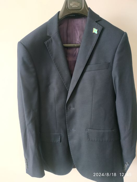 .Продам костюм для подростка