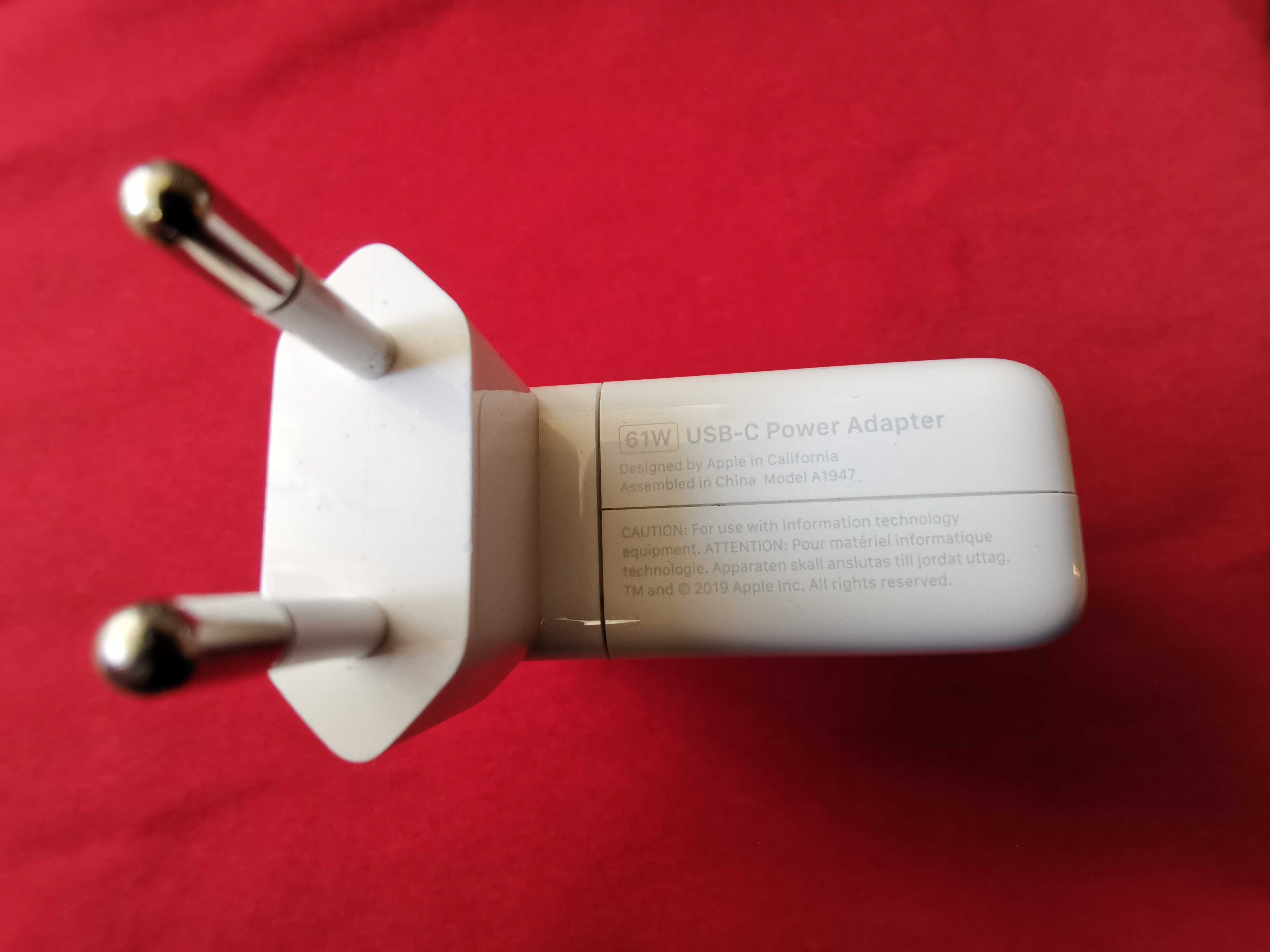 Apple 61W USB-C 切り替え Power Adapter A1947 Apple 61W USB-C 切り替え Power Adapter A1947