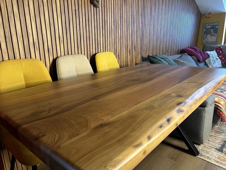 Трапезна маса от масивен дъб