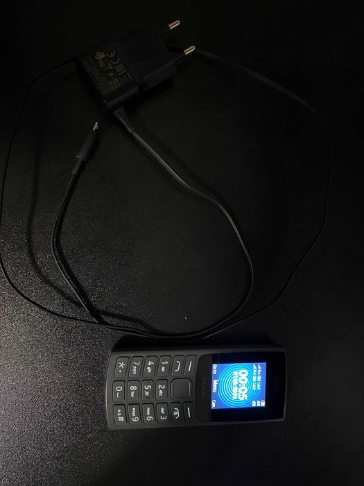 iPhone 8 Black 64 GB + Nokia TA1567 Dual Sim Card