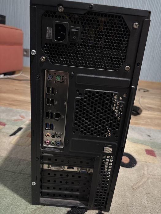 Pc de vanzare intreg sau pe piese