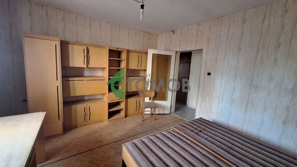 Просторен тристаен апартамент в кв. Самара 1