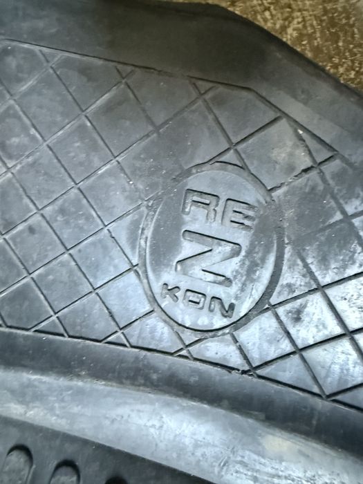 Продам коврики ваз 2105/07