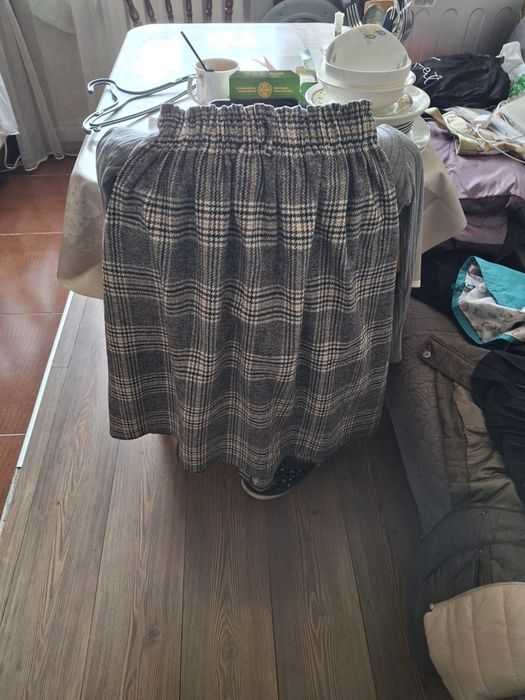 Классное платьице и юбка.