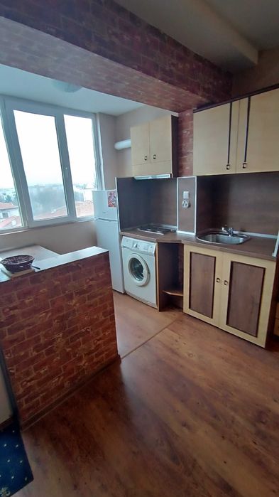 Двустаен апартамент в кв К.Париж