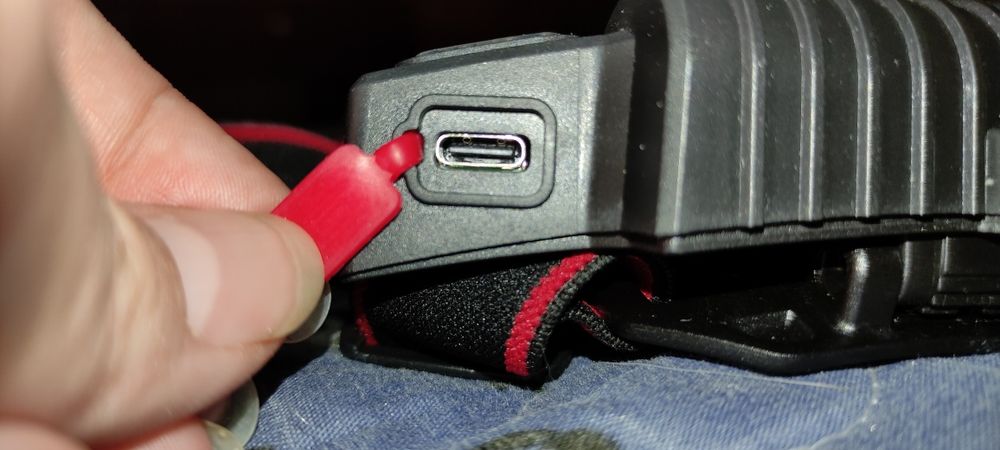 Налобный фонарик