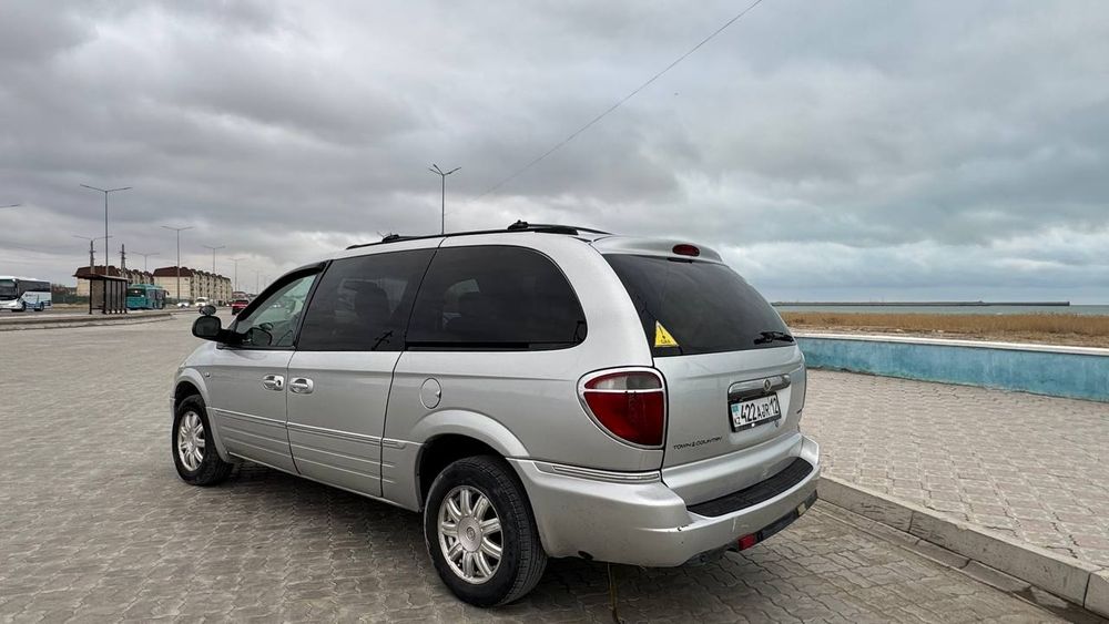 Додж Караван 2005 год