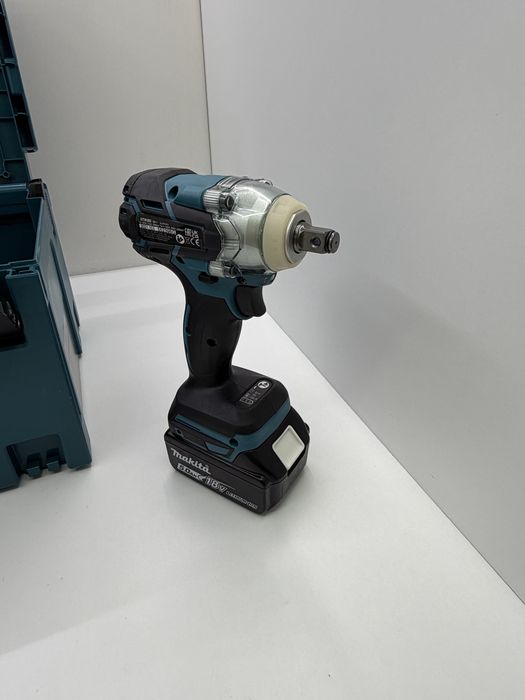 Cheie de impact Makita DTW285RTJX 1/2 Brushless LXT 18V, 2 acumulatori 5.0 Ah, incarcator rapid + trusa tubulare impact in cutie MAKPAC Noua