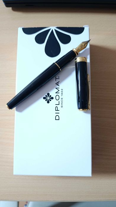 Писалка Diplomat Excellence A2 Black Lacquer Gold