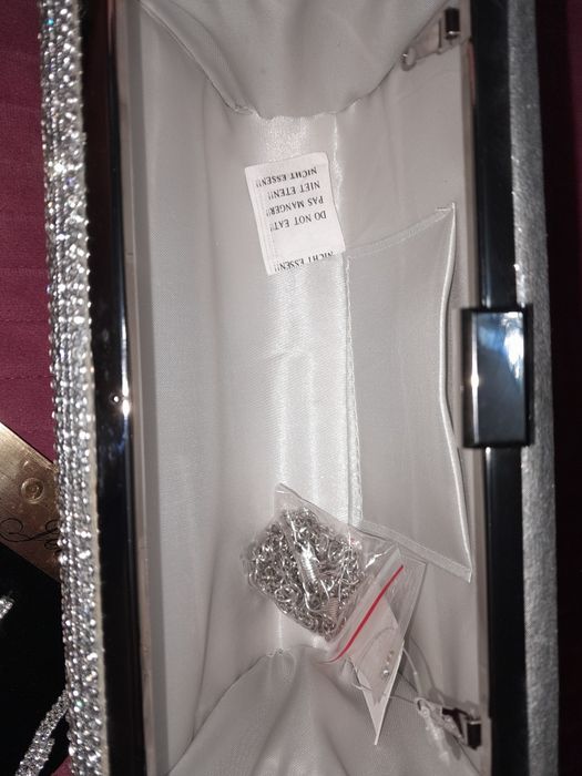 Клатч и бижутерия