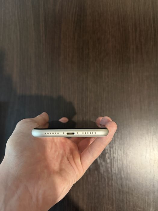 iPhone 11 Белый 78%