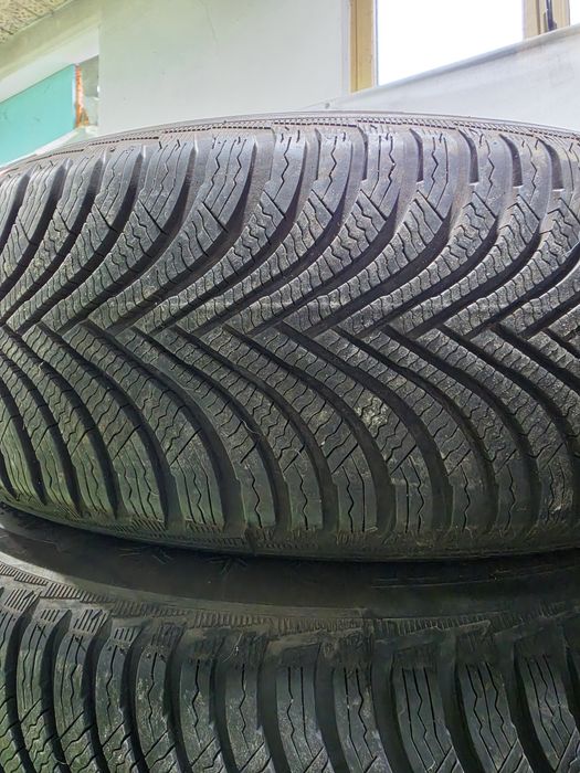4 бр зимни 215/60/17 Michelin alpine 5