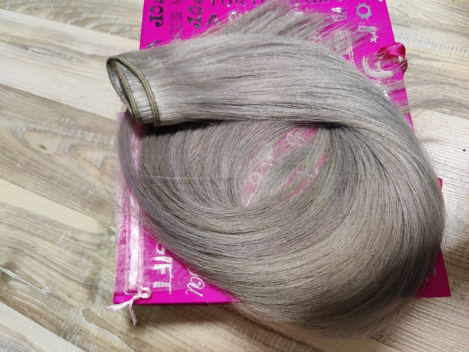 Естествена сивкаво руса коса, супер двойна плътност.
