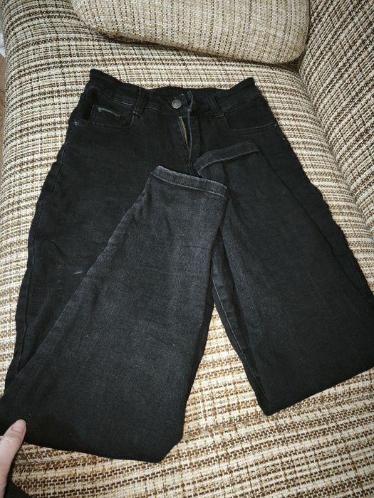 Продам джинсы  25,26,27