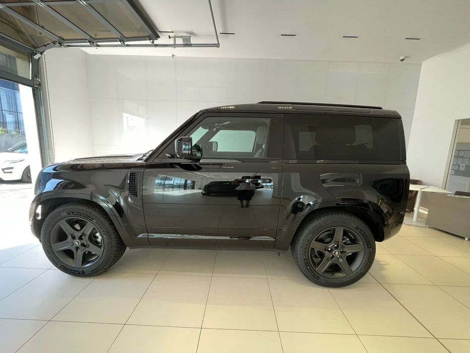 Land Rover Defender 2024 diesel, 91.186 € — imagine 2