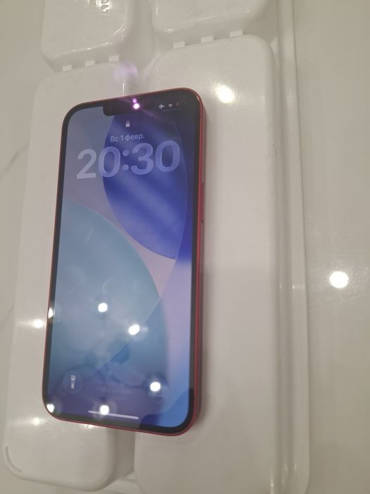 Продам Iphone 13