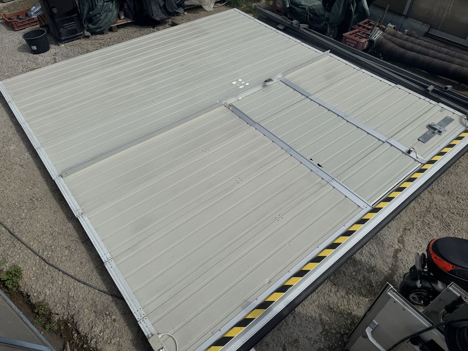 USA SECTIONALA INDUSTRIALA poarta hala garaj H 400 x L 370 Hormann B2