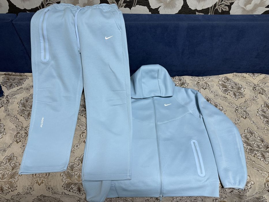Nike Tech Fleece Голубого цвета