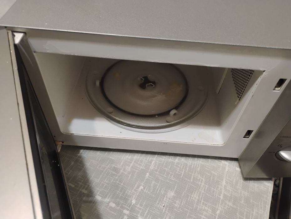 Микровълнова фурна 800 вата