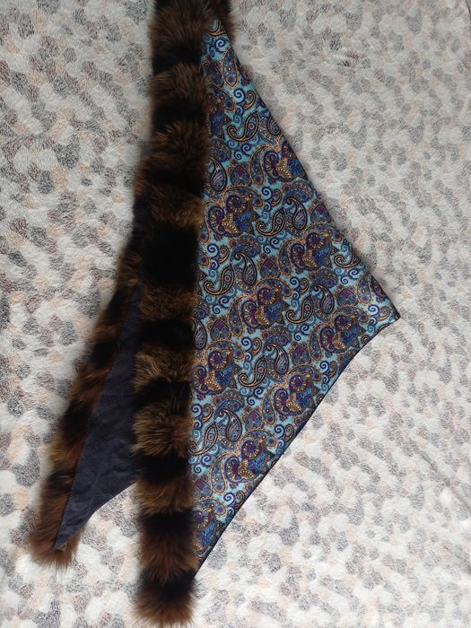 Теплый платок с мехом