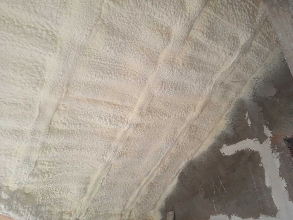 Izolație cu spuma poliuretanica celula inchisa sau celula deschisa