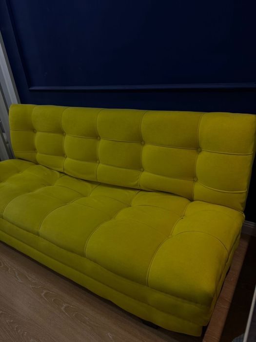 Жёлтый велюровый диван-кровать 190 см | раскладной | стильный