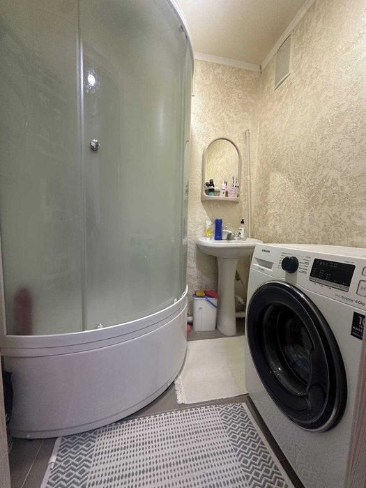 продается 1 комнатная