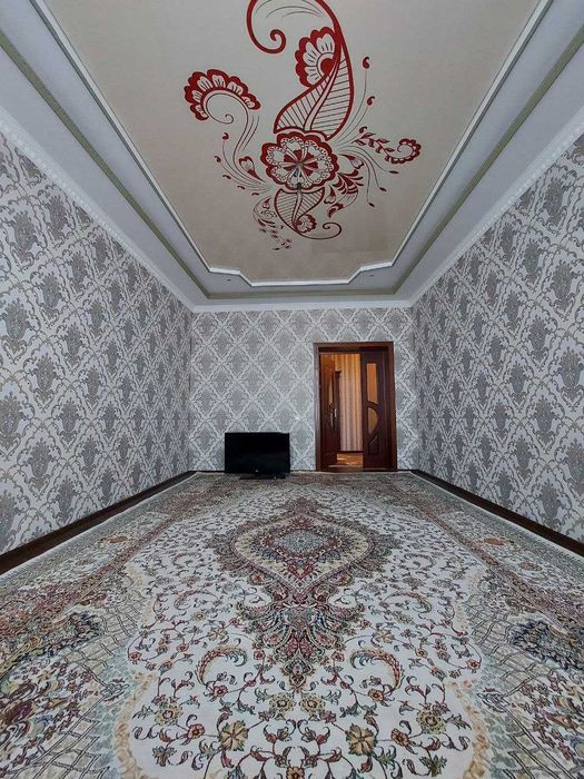 Продается двухкомнатная квартира в центре города Нукус