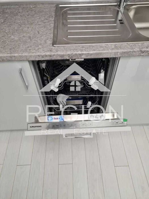 Дава се под наем Двустаен апартамент в Варна, ВИНС - 188 кв.м за 1000 € - Снимка #3