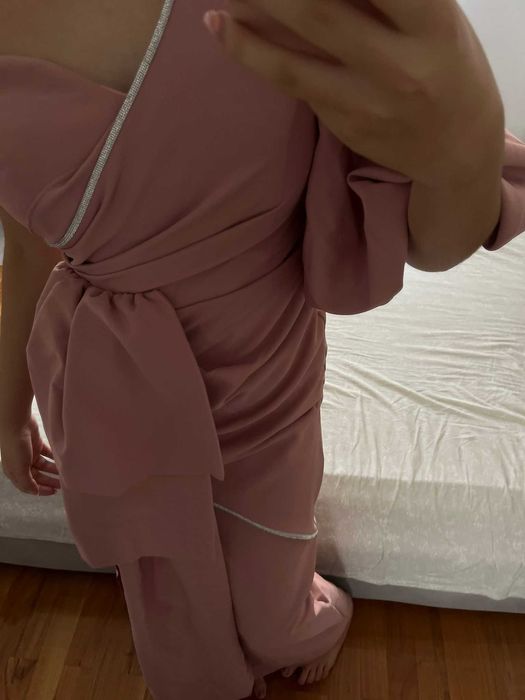 Vand rochie de seară