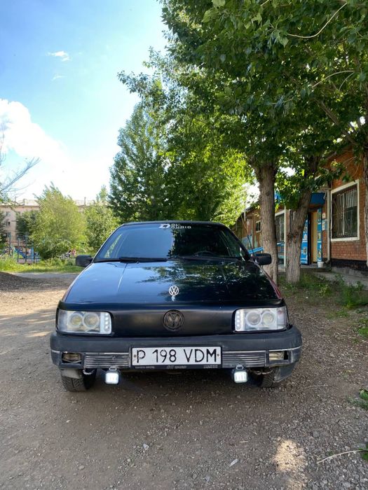 VW Passat B3 седан