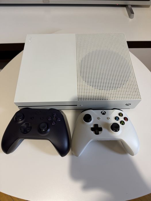 Xbox One S 781GB