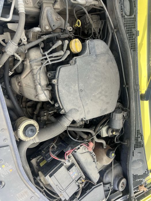 Дачия Сандеро 1.4  на части