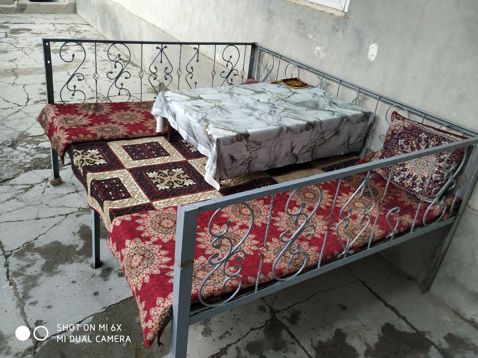 Tapchan,kravat sotiladi.