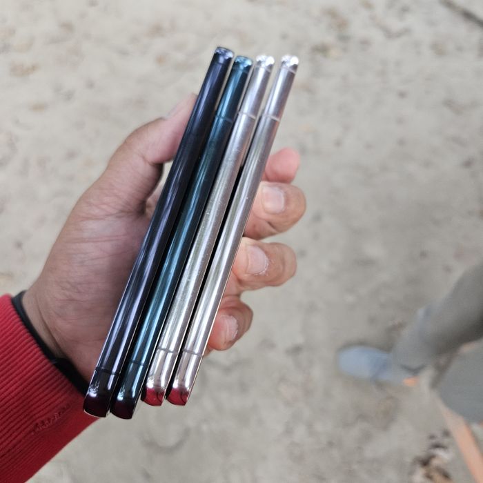 Samsung s22 5G .  8/256gb