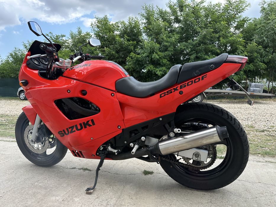 Suzuki gsx600 f….