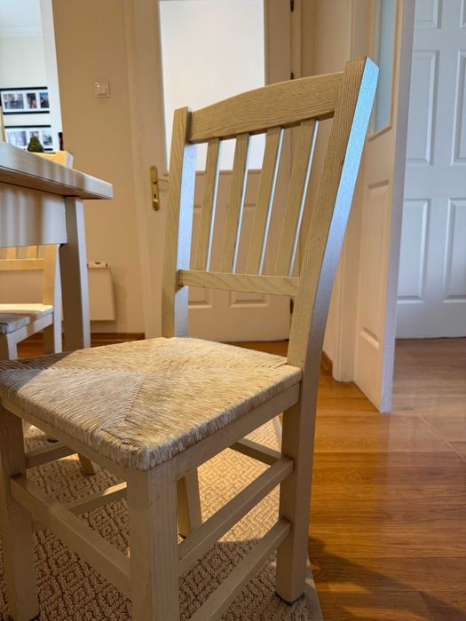 Дървена кухненска маса + 4 стола – комплект