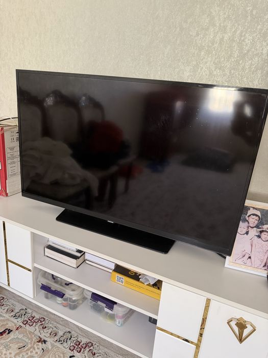 Телевизор Samsung 40” UE40H4200AK