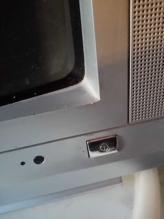 Телевизор NEO 14 инча цветно