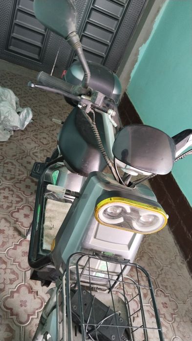 Skuter sotiladi srochno