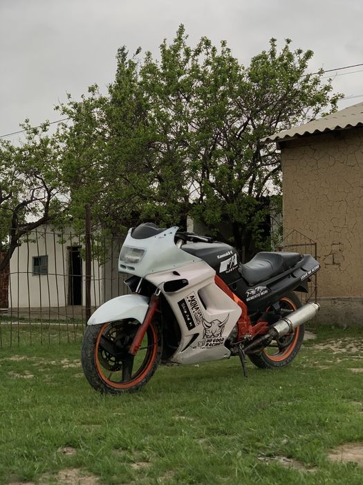 Срочно денги нужныКавасаки 250 2целиндр