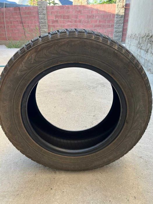 Продам зимние шины.