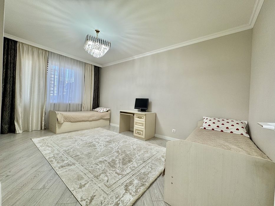 4 комн. кв. На правом, площадь 111 м2